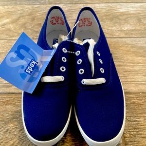 Women’s New with tag Keds comfort arch shoes size 8.5 blue in color